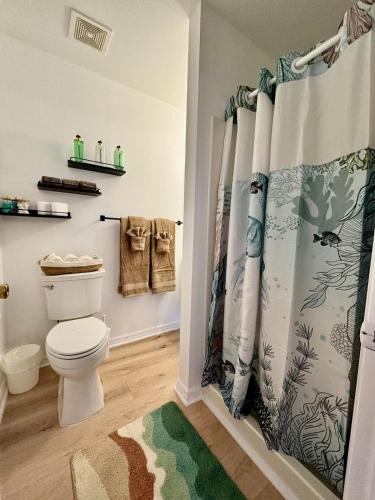 Bradenton Beach Getaway | Steps to Sand & Dining - image 2