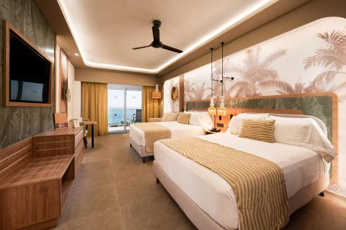 Hotel RIU Palace Peninsula - All Inclusive Room Type - 2 Bedroom Junior Suite Ocean View Hotel RIU Palace Peninsula - All Inclusive Room Type - 2 Bedroom Junior Suite Ocean View