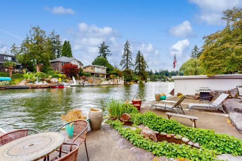 Luxury on the Lake