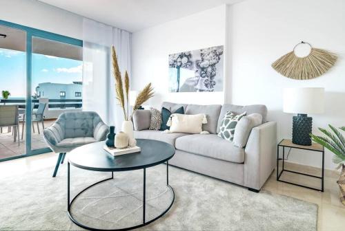 DJA- Modern 2 bedroom apartment close to beach