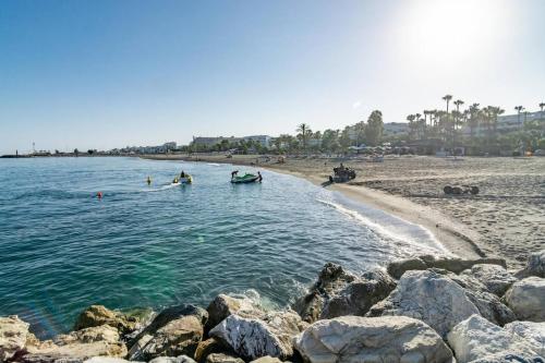 Go- Golden Banus By Roomservices - image 3