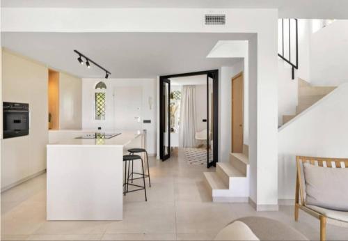 Se8 - Stylish Townhouse With Rooftop Terrace - image 5