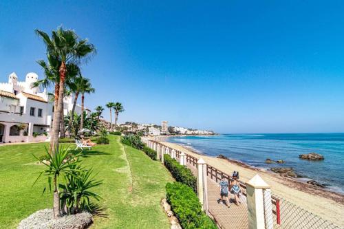 Pl - Beachfront Seaview Aptm - Playa De La Lucera - image 3