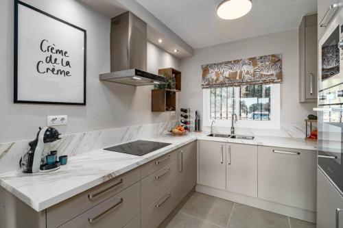 Jm94 - Totally Renovated In Stylish Design - image 5