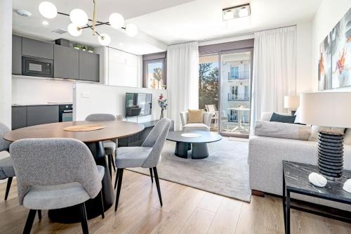 Zaga2C - Brand New Modern Apartment 200M To Beach
