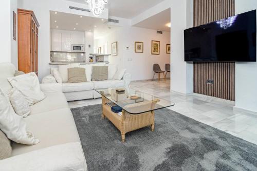 Rg325 - Great 2 Bed Apt, Close To Puerto Banus