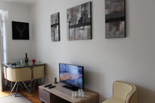 One-Bedroom Apartment image 10