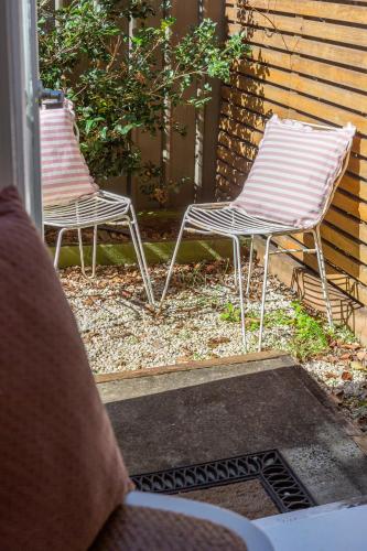 Garden, The Berry - A Cheerful Courtyard Heritage Stay in Ashfield