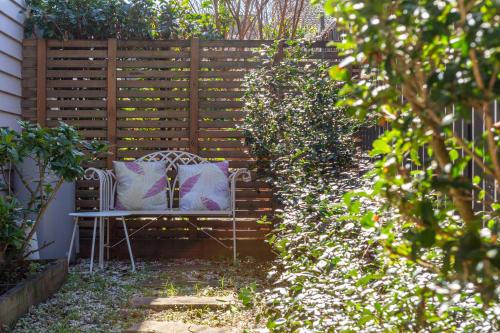Garden, The Berry - A Cheerful Courtyard Heritage Stay in Ashfield