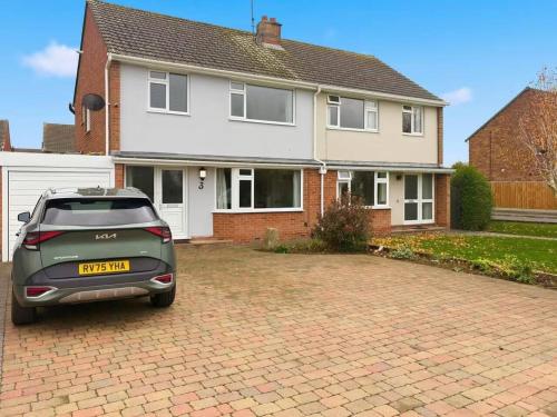 Udvendig, Falkirk House, Work Stays Welcome, Free Parking in Wroughton