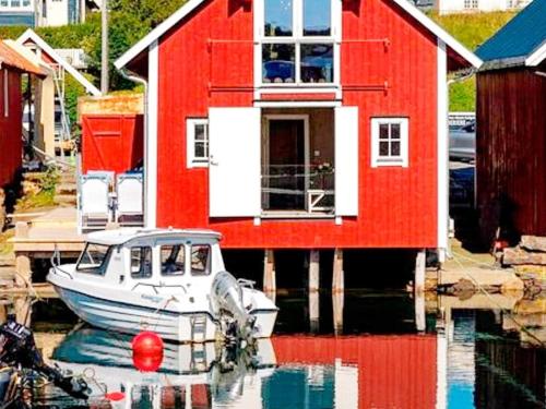 Фасада на хотела, 7 person holiday home in Bud in Bud