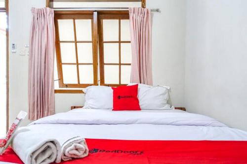 RedDoorz At Simpang Borobudur, Malang