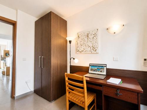 Harbour Lights seafront apartments with panoramic sea views - by Getawaysmalta 2