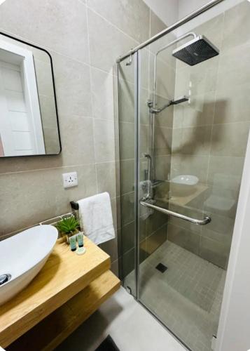 Luxury Apartment with Pool - Walk to Beach in Flic-en-Flac