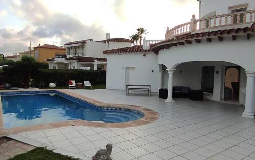 Casa Amplia