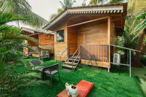 Majestic Beach Comforts - Beachfront in Varca