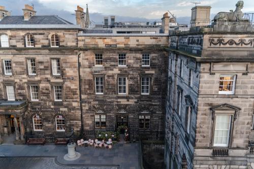 Фасада на хотела, CODE - The Court, Edinburgh in Единбург