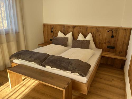 Mountain River Apartment