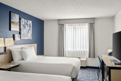 2 double beds