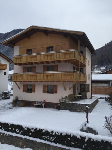 B&B Pfunds - Haus-Nummer 355 bei Renate & Roland - Bed and Breakfast Pfunds