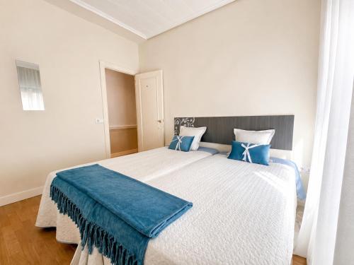 Propiedad Premium de 4 Dormitorios con Terrazas Privadas en Gran Via Valencia-AC, Wifi, Ubicación Perfecta 5