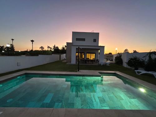 Chalets conilizate 12 pax piscina 300mts playa
