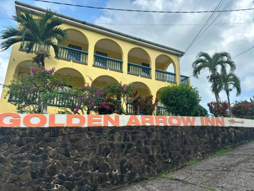 Golden Hideaway Inn in โครินท์