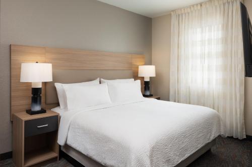 2 bedrooms, 3 beds