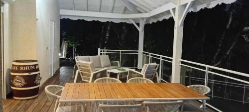Θέα, Villa Ti'Kawet in Πουάντ-Νουάρ