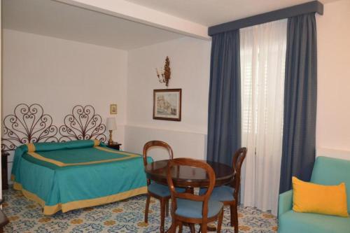 SEI A CAPRI