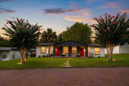2 bedroom, 1 bath in Downtown Brooksville