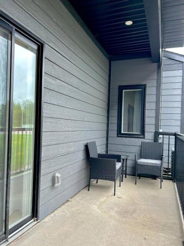 Beautiful Park Side Apartment in Steinbach (MB)