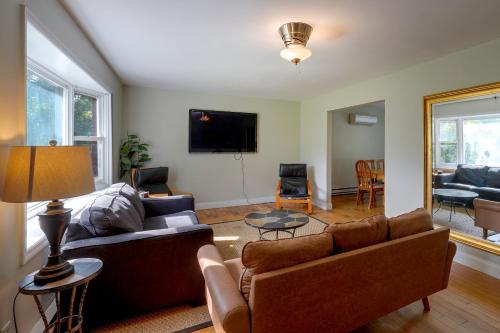 Hudson Valley Duplex: Hike, Sip + Explore! in Milton (NY)