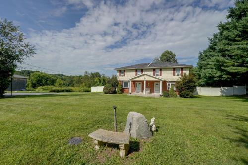 Patio + Yard: Extended Escape in Hudson Valley! in Milton (NY)