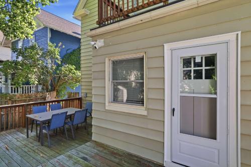 Seadmed, Walk to Lakewood - Game Room - King Bed - Sleeps 10 in Lakewood (OH)