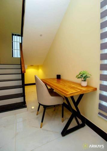 New Modern Bliss apt- 3Bdrm w/pool- gym-hottub - image 5