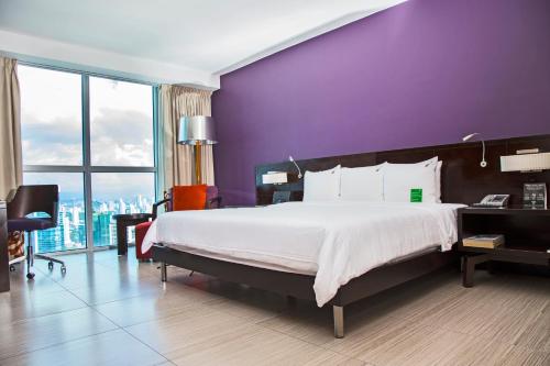 Guestroom, Megapolis Hotel Panama in Panama City