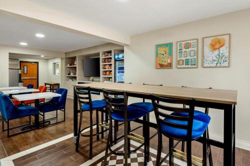 Quality Inn & Suites Longview I-20 – Longview, TX