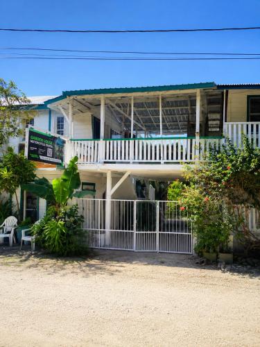 Garden Lodge Hotel in Placencia