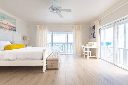 Caprice 5 - 3BR Oceanfront Villa with Pool - image 5