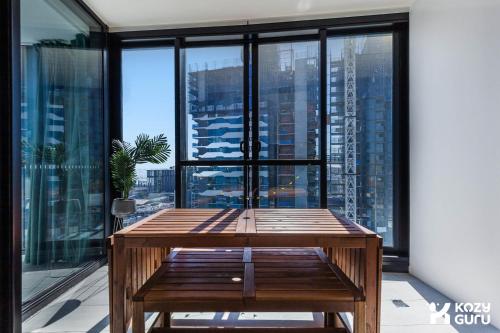 KOZYGURU FORTITUDE VALLEY HOLIDAY STYLE 2 BED APT FREE PARKING QFV211-1601