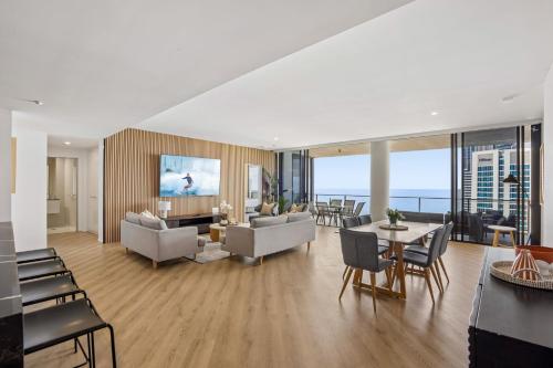 Circle on Cavill 4 Bedroom Stunning Sub Penthouse - image 5