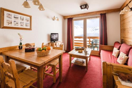Appartement 3 Pièces 6 Personnes MAE-9083