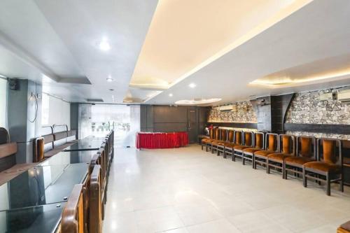 Hotel D.P.S International By WB Inn photo 5