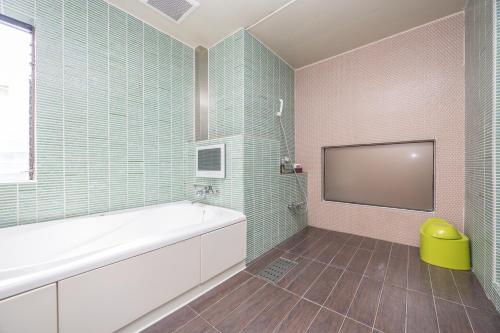 Bathroom, ホテル マッセリゾート 名古屋 大人専用 in Chikusa