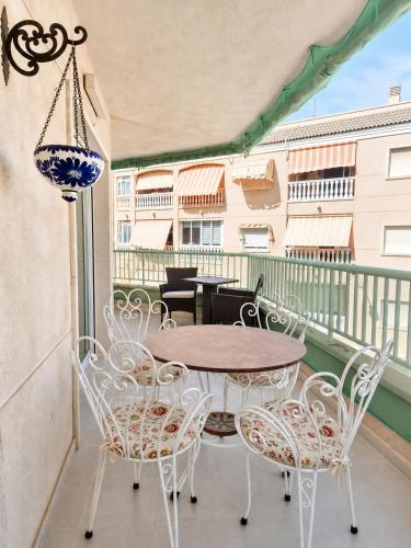 Piso Marina - Central Apartment in Santa Pola with Elevator & Balcony