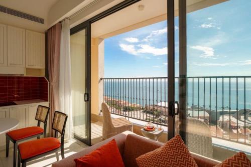 View, Ocean Gallery Apartments – Free Pool, Gym & Nightly Rooftop Fireworks in Phu Quoc Island