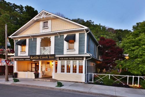 Exterior view of Kettle Creek Inn