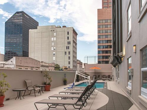 Úszómedence, La Quinta Inn & Suites by Wyndham New Orleans Downtown in New Orleans (Louisiana)