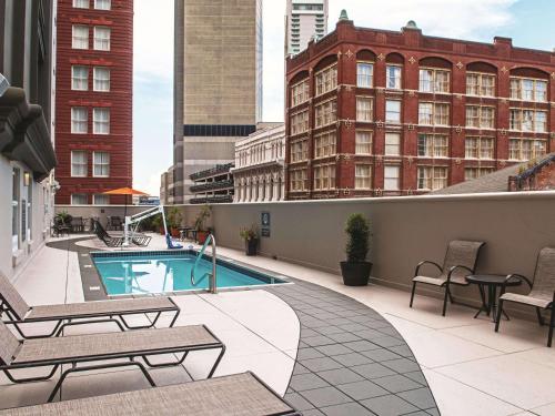 Úszómedence, La Quinta Inn & Suites by Wyndham New Orleans Downtown in New Orleans (Louisiana)